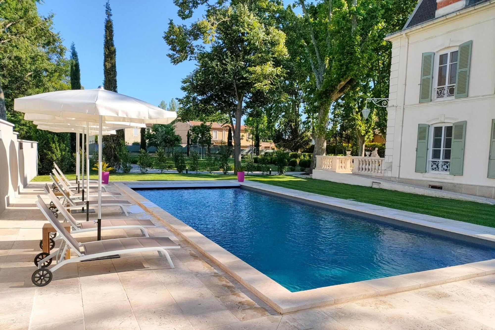 Les Frenes En Provence-Chateau Zen Avignon Exterior foto